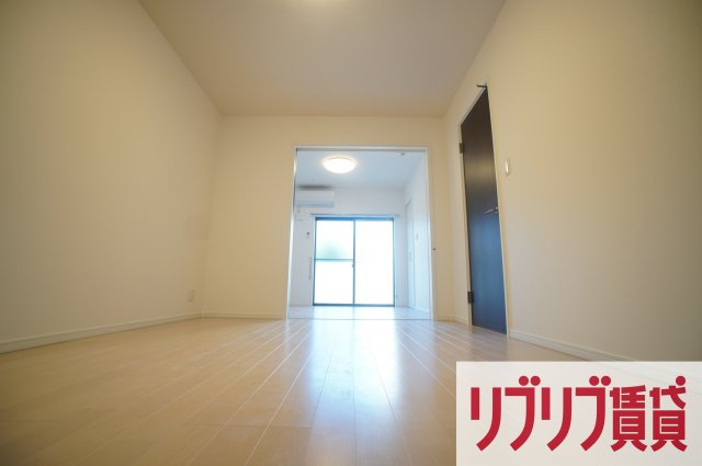 グランダ千葉の居間・リビング