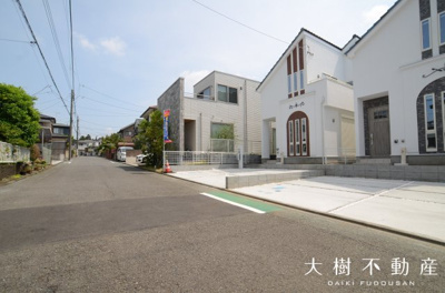 【前面道路含む現地写真】 | 海老名市国分寺台1丁目  新築戸建て　全2棟　【仲介手数料無料】