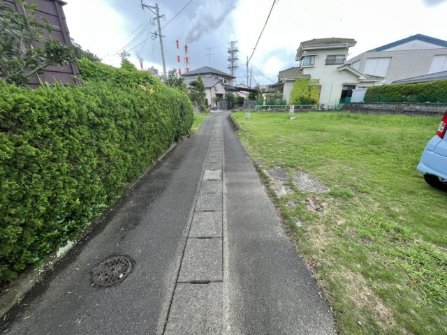 日置町712-3土地の前面道路含む現地写真