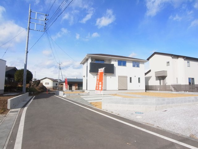 新築　北群馬郡吉岡町20期　1号棟の前面道路含む現地写真|現地写真　西側接道幅員約4ｍ
