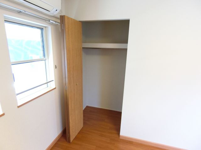 サンクレメンテパレスの収納|同物件別部屋写真