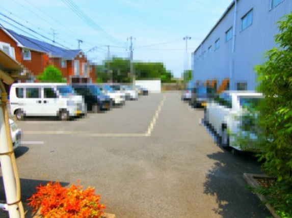 サンクレメンテパレスの駐車場