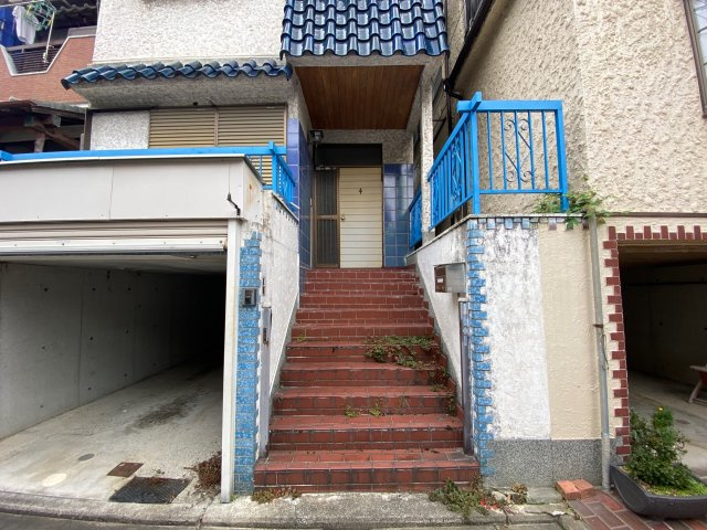 堺市中区深阪二丁戸建のエントランス