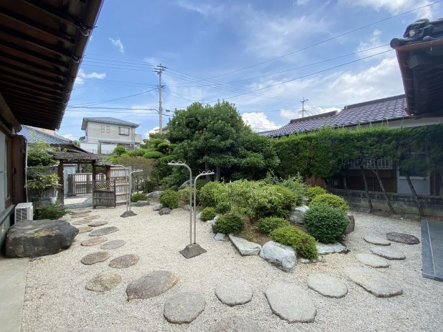 【庭】 | 夏吉戸建て | お庭の付いた物件です