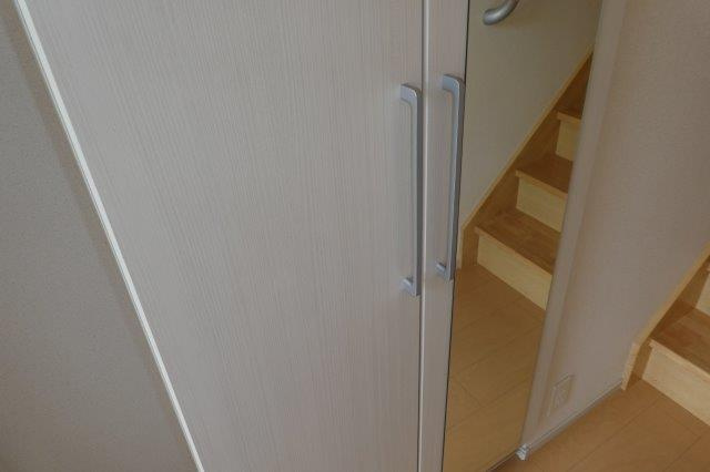 ヴィラ・一里松の内装|シューズボックス