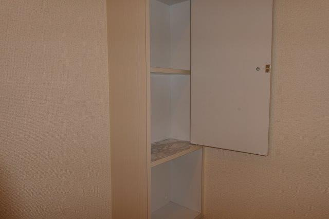 ヴィラ・一里松のトイレ|トイレ棚