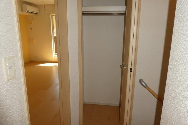 ヴィラ・一里松の収納|廊下収納