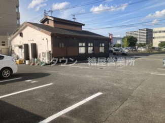 【駐車場】