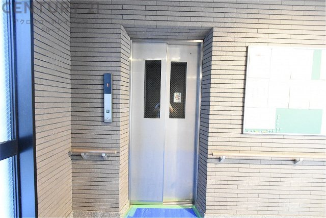 エレベーター１基