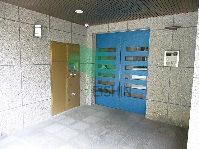 コンフォール博多駅南のエントランス