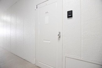 【その他共用部分】 | 共用部　廊下　玄関ドア