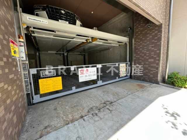 パインタワー上町台　BRAVI不動産の駐車場|【パインタワー上町台】駐車場完備です