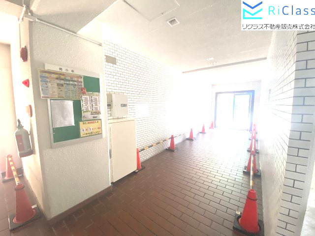 サンシャイン板宿のエントランス|毎日通るエントランスはこのようになっています