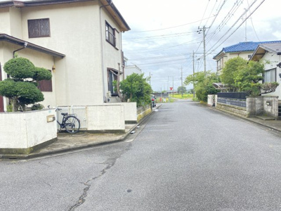 【前面道路含む現地写真】 | 利根町布川中古住宅 | 前面道路含む現地写真です