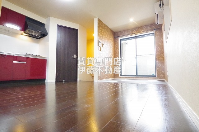 レイディエンス庄内通の居間・リビング