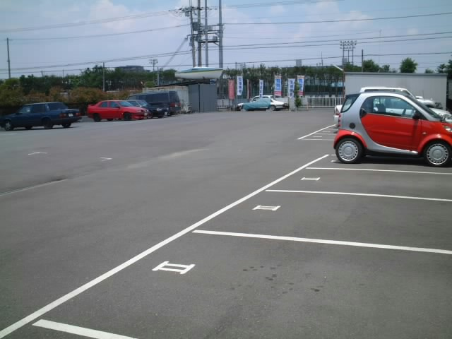 ル・ヴィラージュパーキングの外観