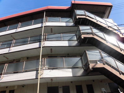 【外観】 | クリーク大桐 | 白基調としたシンプルな外観です