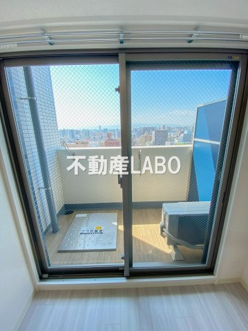 プレサンスOSAKA DOMECITY クロスティのバルコニー