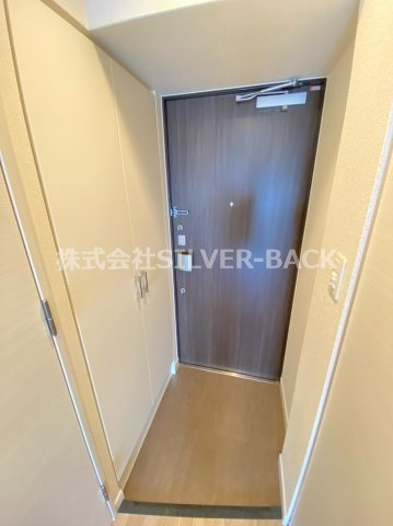 プレサンスOSAKADOMECITYワンダーの玄関