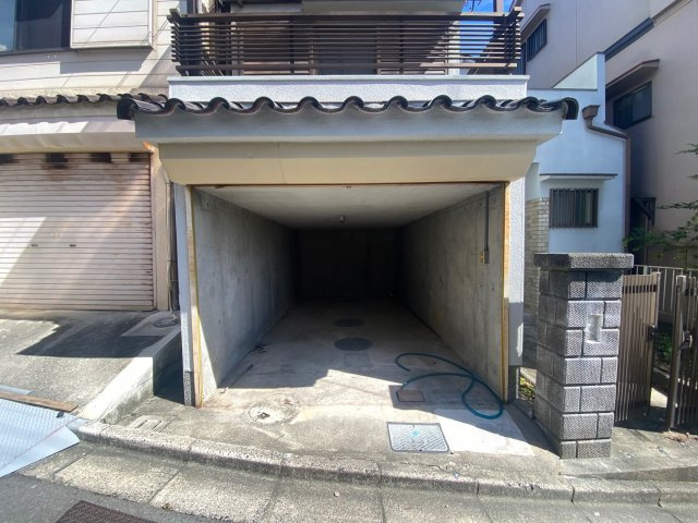 喜志町戸建の駐車場