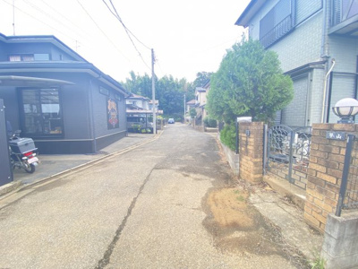 【前面道路含む現地写真】 | 八街市八街イ中古住宅 | 前面道路含む現地写真です