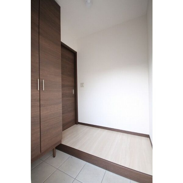 メゾネットS・Rの玄関