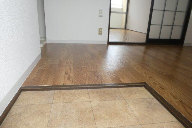 ハイツあかねＡの玄関