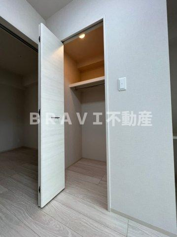 ドゥーエ天満橋　BRAVI不動産の収納|【ルフォンプログレ天満橋】ウォークインクローゼット