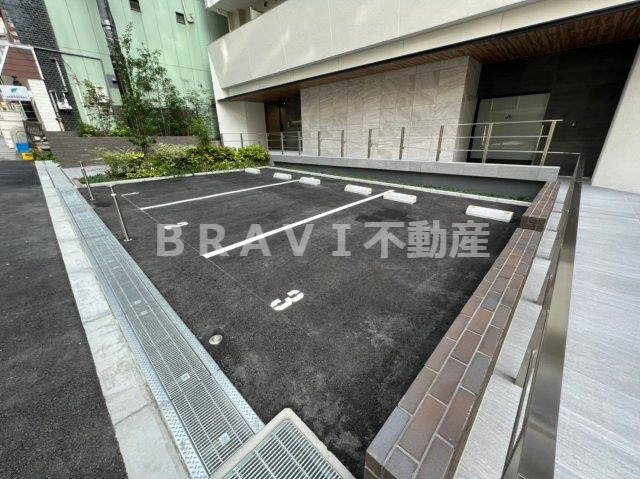 ドゥーエ天満橋　BRAVI不動産の駐車場|【ドゥーエ天満橋】駐車場です