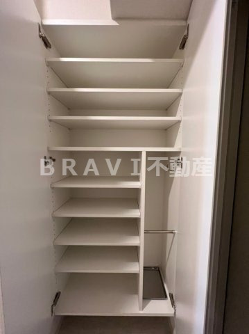 ドゥーエ天満橋　BRAVI不動産の収納|【ドゥーエ天満橋】シューズボックス