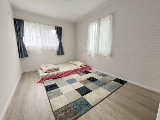 野田市上花輪　中古戸建の洋室|洋室6帖②・2面採光で陽当たり良好です。