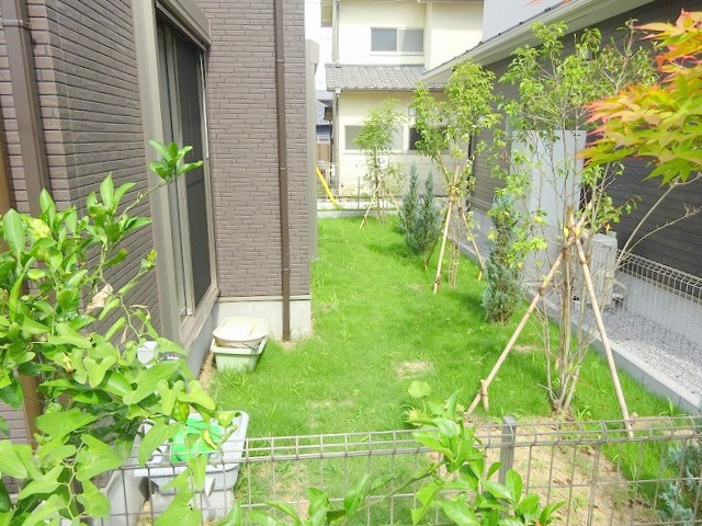 野田市上花輪　中古戸建の庭|広い庭も魅力的の物件です。