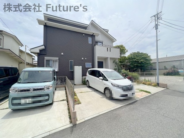 野田市上花輪　中古戸建の前面道路含む現地写真|前面が公道でお出かけも駐車もスムーズにできます