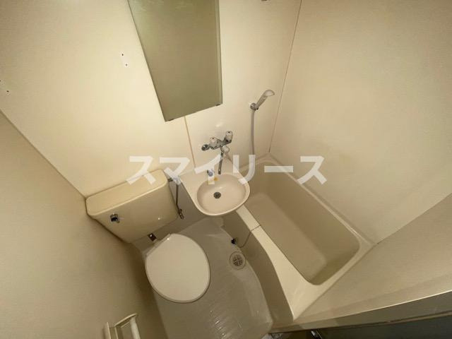 ハイツ初石の浴室