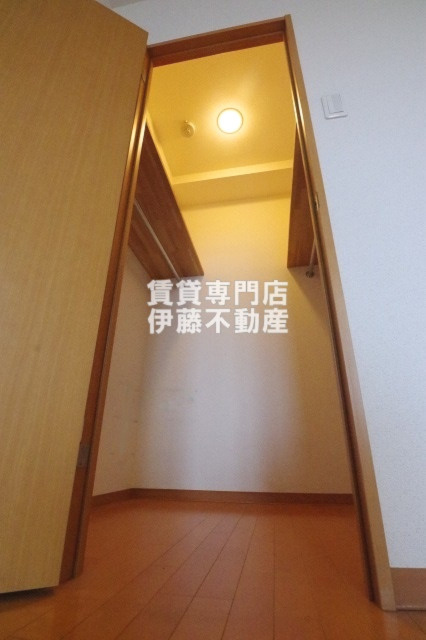 グランドエル志賀の収納|ウォークインクローゼット