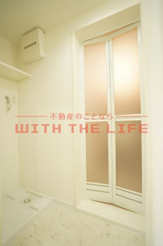 Favoloso花畑【10.000円キャッシュバック対象物件】の洗面所|コンパクトで使いやすい洗面所