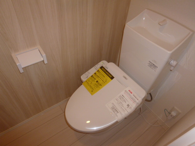 Ｄ－ｒｏｏｍ１４１Ⅱのトイレ|温水洗浄便座