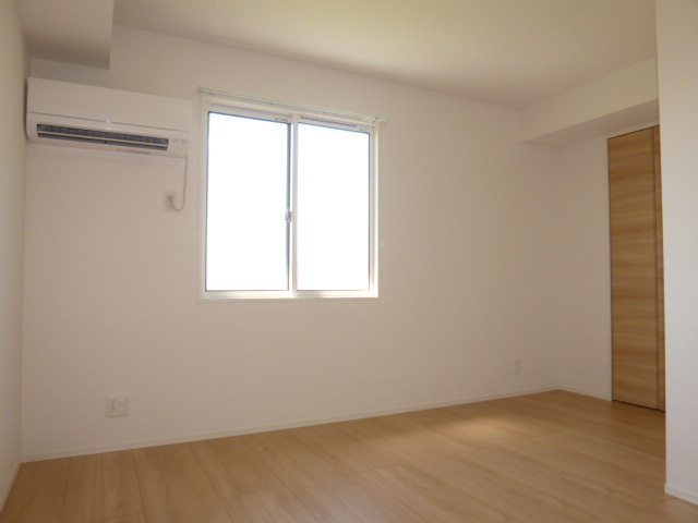 Ｄ－ｒｏｏｍ１４１Ⅱの寝室|洋室