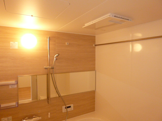 Ｄ－ｒｏｏｍ１４１Ⅱの浴室|浴室乾燥機