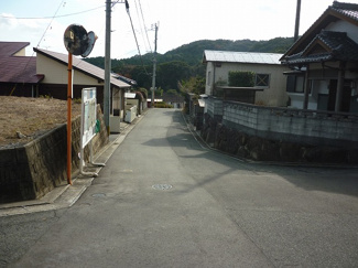 【前面道路含む現地写真】