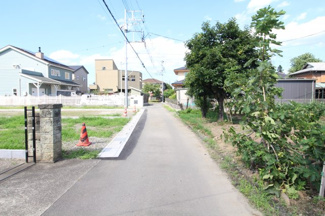 【前面道路含む現地写真】