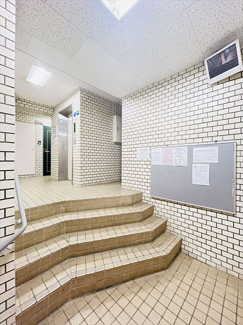 西新中央マンションのエントランス