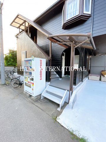 シャンテ・崎山のエントランス