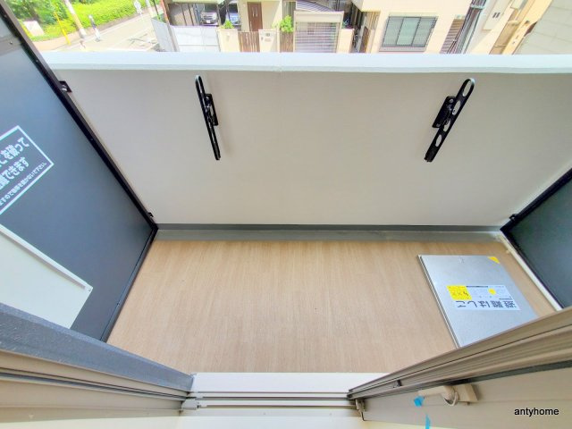 エステムコート難波サウスプレイスⅦリアン 仲介手数料無料のバルコニー
