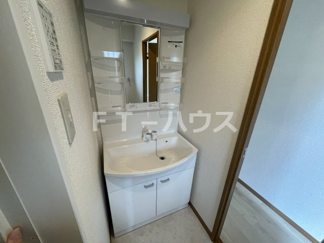 メゾンドソレイユの洗面所