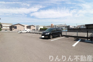 【駐車場】 | 駐車場があるので、車を買う予定の方も安心です
