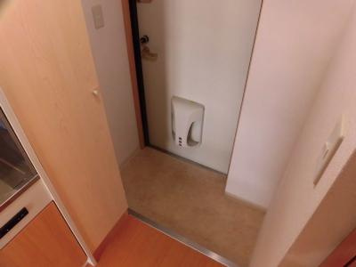 ハウスセゾン四条通の玄関