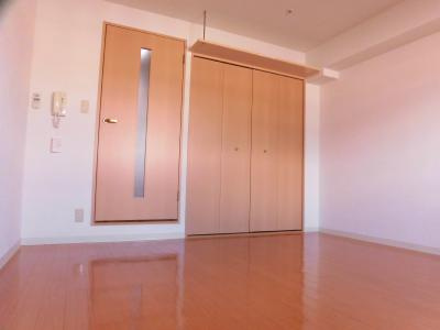 ハウスセゾン四条通の子供部屋|洋室