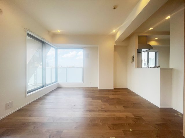 【外観】 | ロワール関内エナジス | 施工例写真です。リノベーション工事中になります。