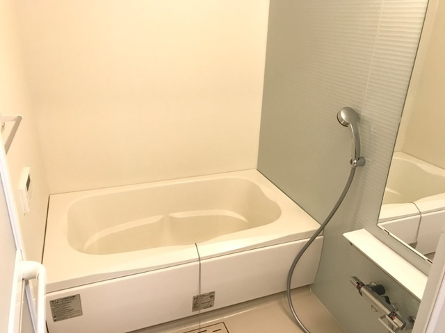 ルピナシオンの浴室